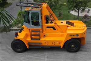 32 Tuj Forklift