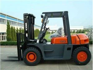 Tus Nqi Sib Tw Ntaus Forklift 5 Tuj Lifting Muaj Peev Xwm