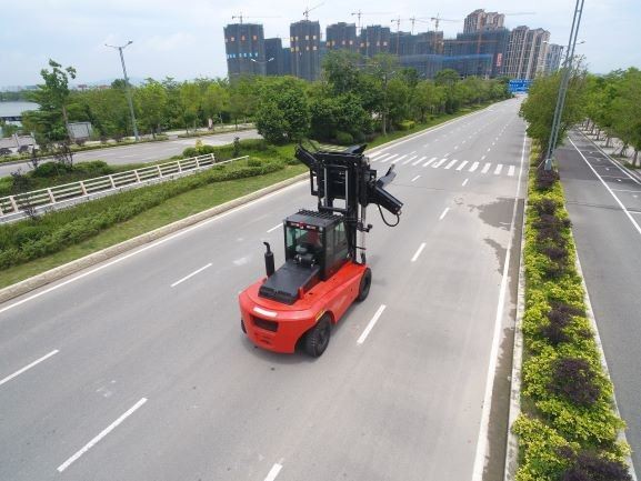28 Ton Diesel Heavy Duty Forklift Tire Clamp